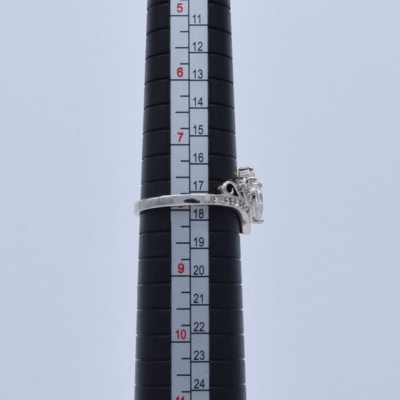 NWT Fragrant Jewels Cubic Zirconia Tiara Crown Ring Size 8 US - Picture 5 of 5